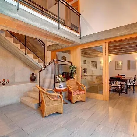 Perfect Location! A Country By Renthousing