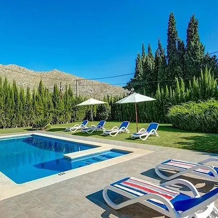 Perfect Location! A Country By Renthousing Villa