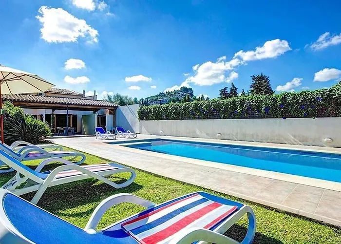 Perfect Location! A Country By Renthousing