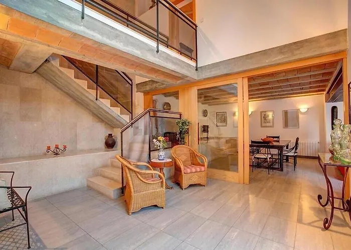 Perfect Location! A Country By Renthousing